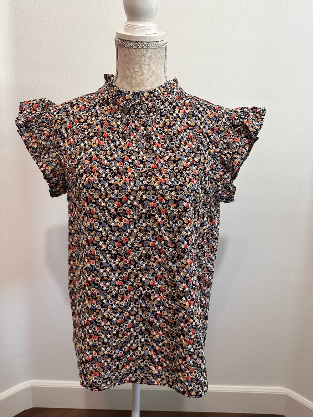 Floral Ruffle Mock-Neck Blouse in Navy/Multi